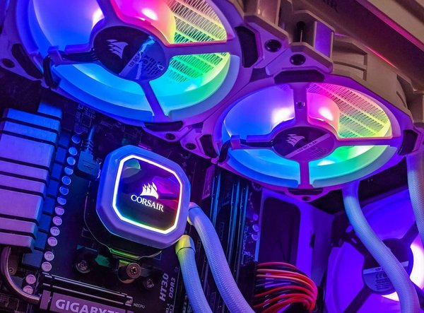 Comment choisir et installer un système de refroidissement à eau pour un PC de gaming overclocké?